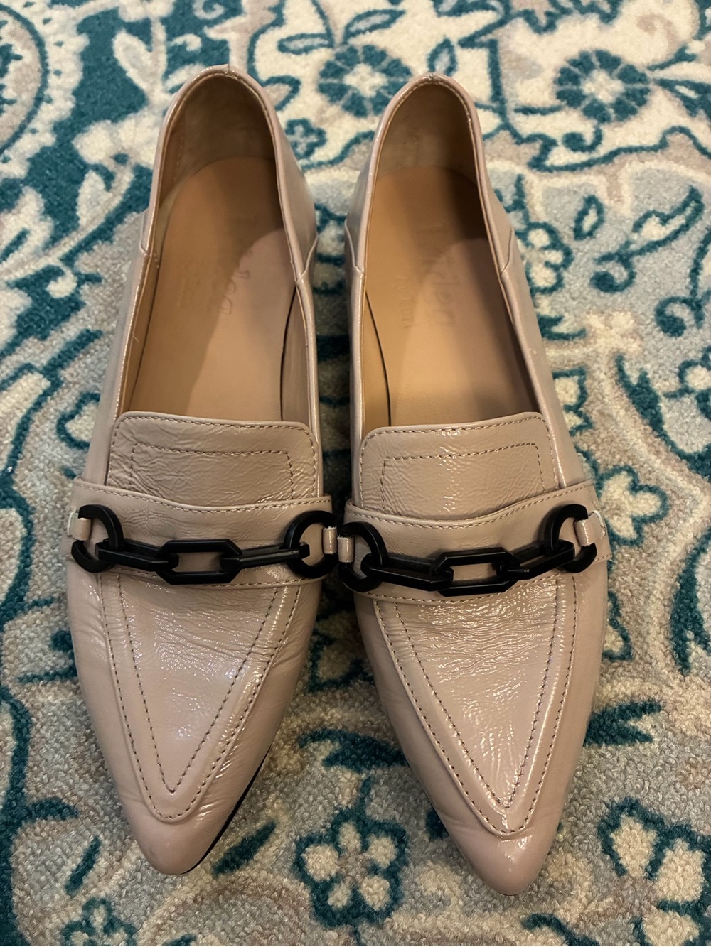 L idea by Lori Women’s Pointed Toe Loafers in Light Beige with Black Chain. 39.